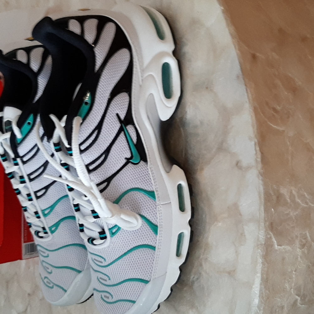 Nike Air Max Plus - Picture 5 of 8